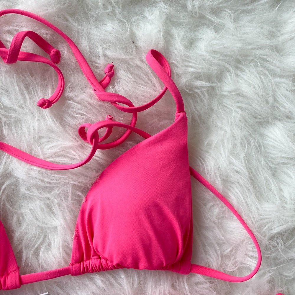 Becca Bikini - Picture 4 of 5